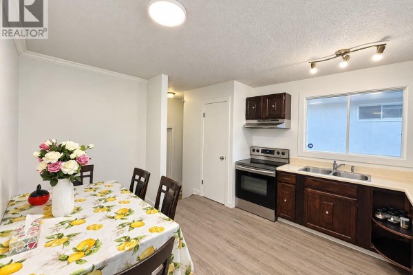 2pc Ensuite bath - 1535 Laura Avenue, Saskatoon, SK S7N2R8 Photo 4