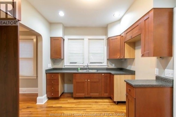 Kitchen - 1536 Parent Avenue Unit# Main, Windsor, ON N8X4J7 Photo 4