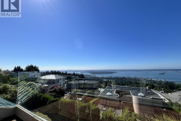 1538 Chippendale Court, West Vancouver, BC V7S3G6 Photo 5
