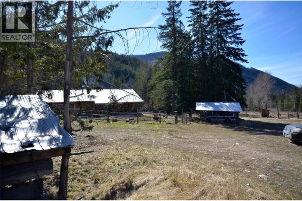 1538 Creighton Valley Road, Lumby, BC, photo 3