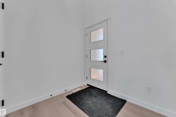 Primary Bedroom - 1538 Grant Wy Nw, Edmonton, AB T5T0W2 Photo 4