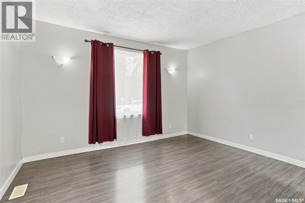 4pc Bathroom - 1539 B Avenue N, Saskatoon, SK S7L1G9 Photo 4