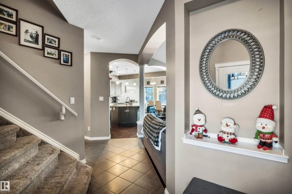 Kitchen - 1539 Chapman Wy Sw, Edmonton, AB T6W0Z1 Photo 3