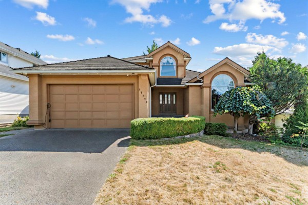 15390 80a Avenue, Surrey, BC V3S7X7 Photo 4