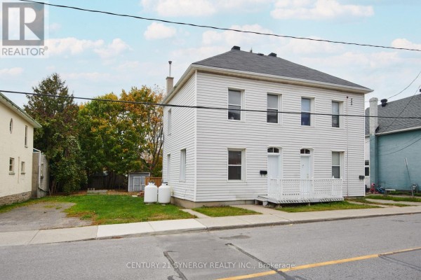 Primary Bedroom - 154-156 Beckwith Street N, Smiths Falls, ON K7A2C6 Photo 4