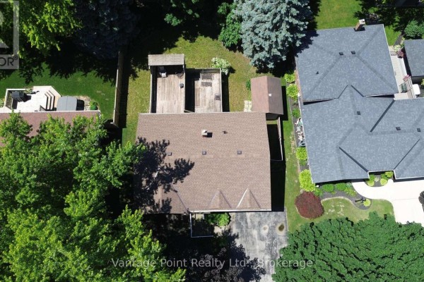 154 15th Ave Close, Hanover, ON, photo 3