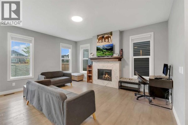 Office - 154 Amblehurst Way Nw, Calgary, AB T3P2A1 Photo 4