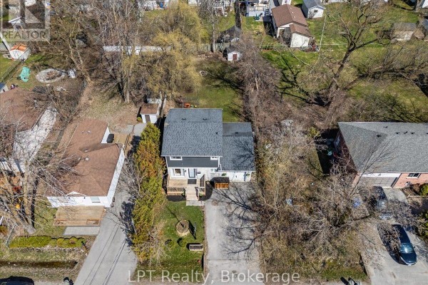 Kitchen - 154 Beach Road, Georgina, ON L4P2L7 Photo 3