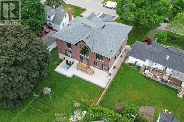 Office - 154 Burkholder Street, Whitchurch Stouffville, ON L4A4J4 Photo 5