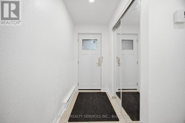 Primary Bedroom - 154 Darras Court, Brampton, ON L6T1W7 Photo 3