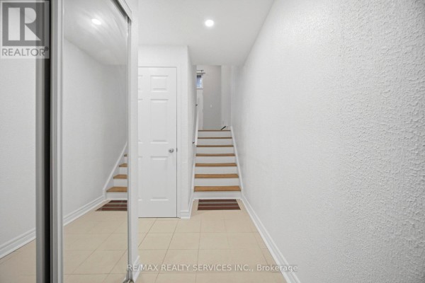 Bedroom 2 - 154 Darras Court, Brampton, ON L6T1W7 Photo 4