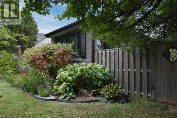 Foyer - 154 Ewen Road, Hamilton, ON L8S3C7 Photo 5