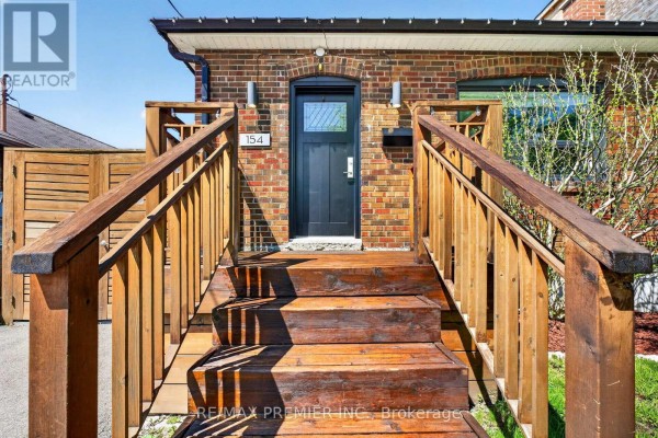 Kitchen - 154 Fifth Street, Toronto, ON M8V2C7 Photo 4