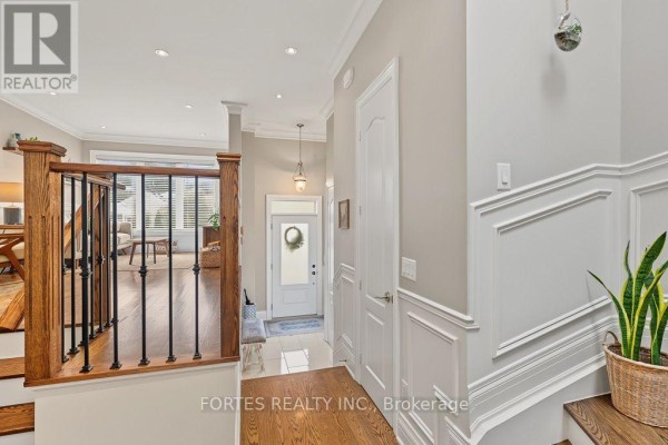 Family room - 154 Holborne Avenue, Toronto, ON M4C2R6 Photo 4