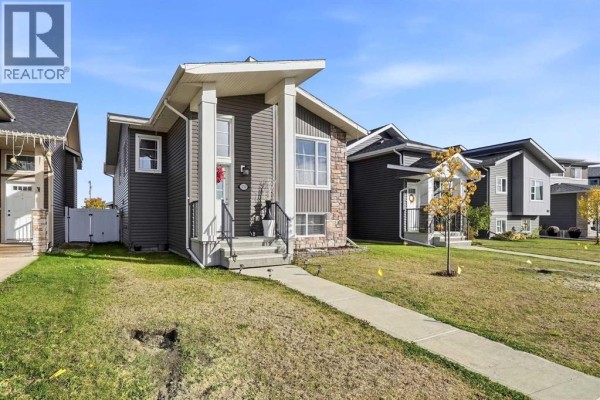 Bedroom - 154 Livingston Close, Red Deer, AB T4R0S8 Photo 3