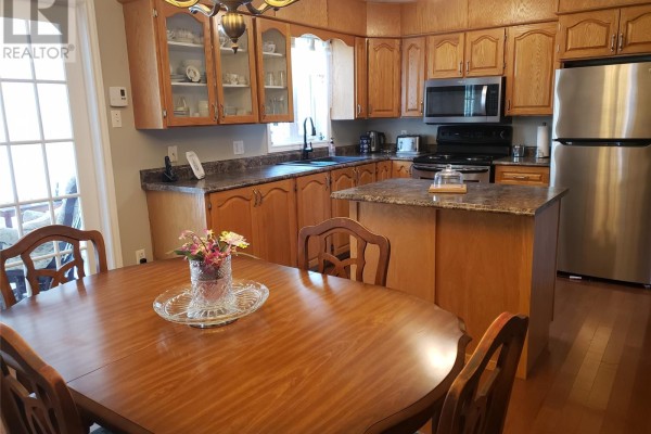 Eat in kitchen - 154 Main Street S, Glovertown, NL A0G2L0 Photo 4