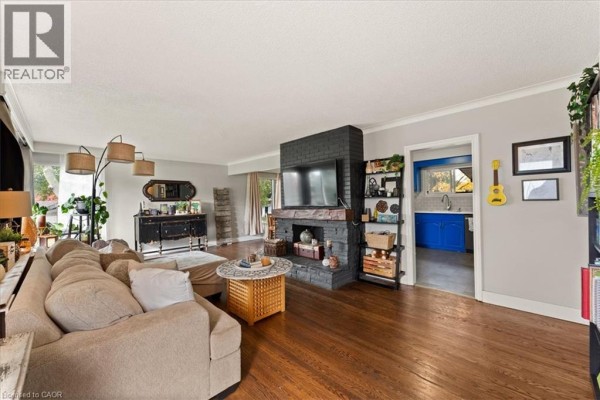 Recreation room - 154 Paris Road, Brantford, ON N3R1J1 Photo 5