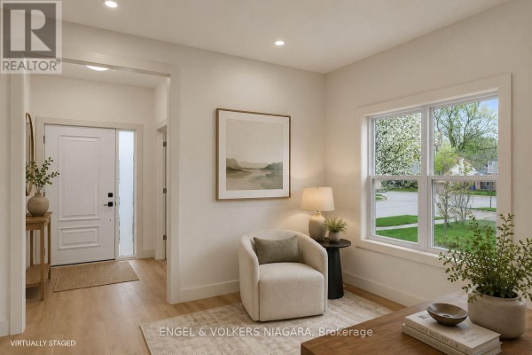 Primary Bedroom - 154 Roosevelt Avenue, Welland, ON L3B2G7 Photo 4