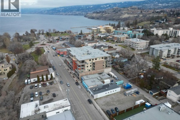 154/160/166 Ellis Street, Penticton, BC V2A4L5 Photo 3