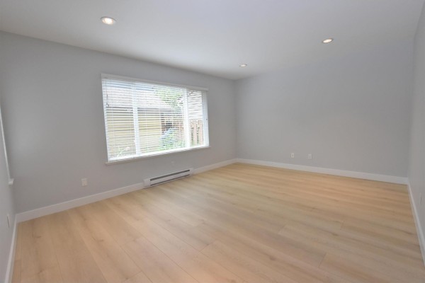 15402 96a Avenue, Surrey, BC V3R7H2 Photo 3