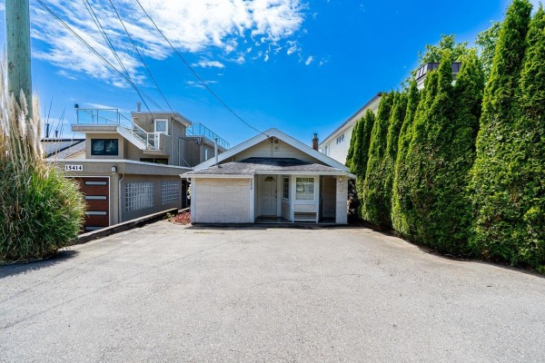 15410 Victoria Avenue, White Rock, BC V4B1H3 Photo 3