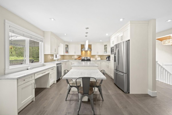15412 Kilkee Place, Surrey, BC V3S6E8 Photo 3
