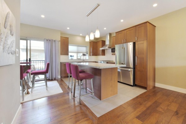 15415 Russell Avenue, White Rock, BC V4B2R5 Photo 4
