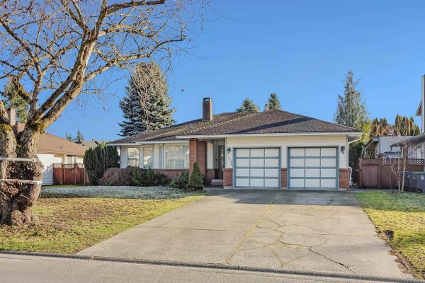 15436 94 Avenue, Surrey, BC V3R9C9 Photo 2