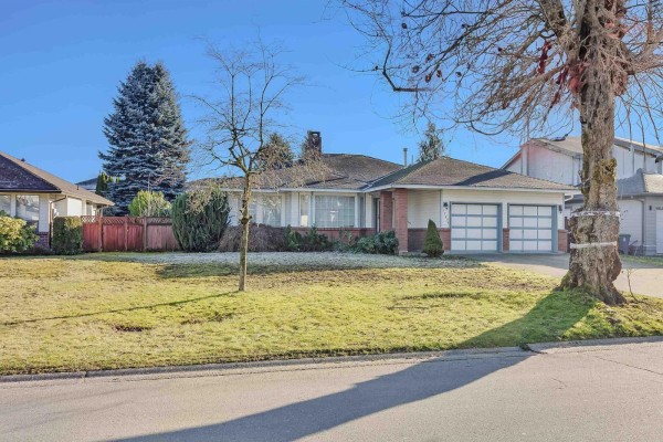 15436 94 Avenue, Surrey, BC V3R9C9 Photo 3
