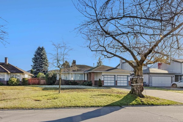 15436 94 Avenue, Surrey, BC V3R9C9 Photo 5