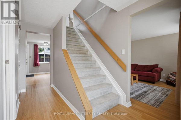 1544d Beaverpond Drive, Ottawa, ON K1B3R9 Photo 3