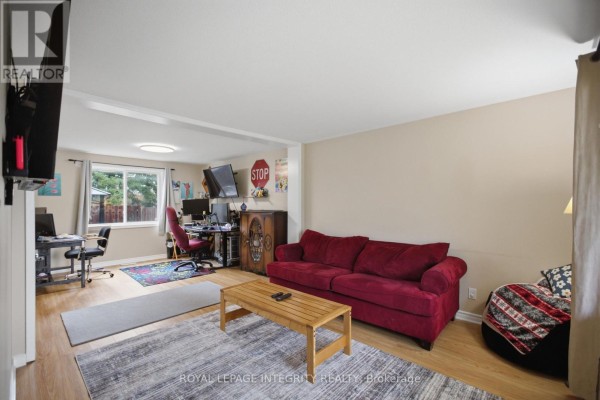 1544d Beaverpond Drive, Ottawa, ON K1B3R9 Photo 4