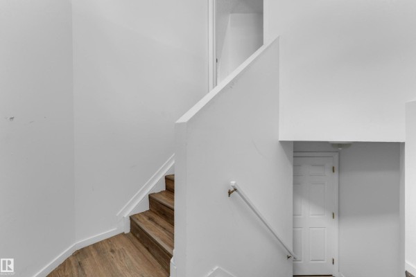 Primary Bedroom - 1545 49a St Nw, Edmonton, AB T6L6Y6 Photo 4