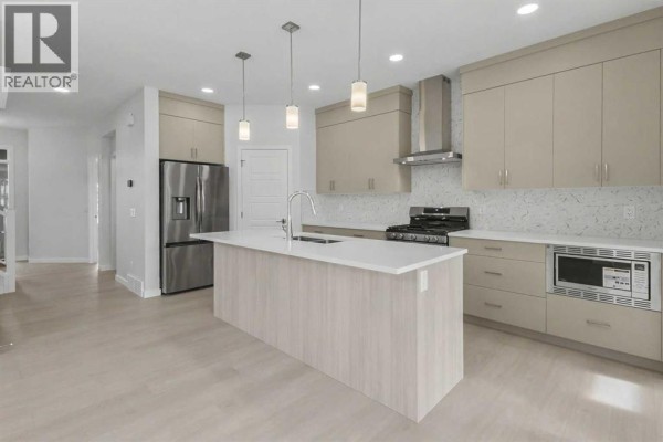 3pc Bathroom - 1545 Chinook Gate Drive Sw, Airdrie, AB T4B5W2 Photo 5