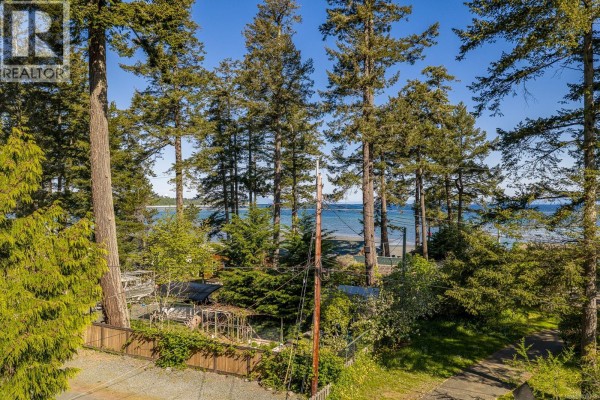 1545 Kye Bay Rd, Comox, BC, photo 3