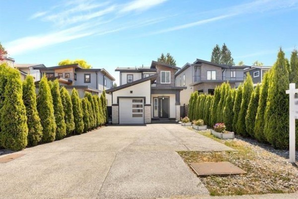 15456 Russell Avenue, White Rock, BC V4B2R3 Photo 2