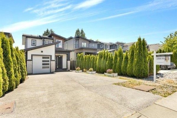 15456 Russell Avenue, White Rock, BC V4B2R3 Photo 3