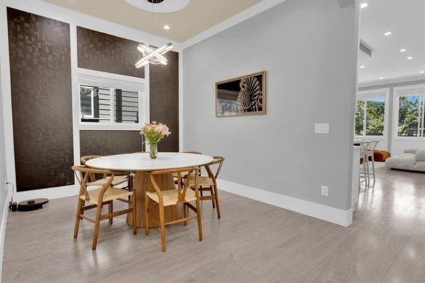 15456 Russell Avenue, White Rock, BC V4B2R3 Photo 5