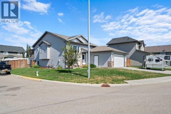 1546 Idaho Street, Carstairs, AB, photo 2