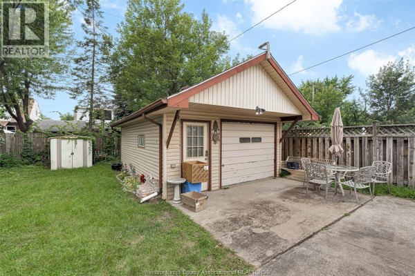 Laundry room - 1547 Ellrose Avenue, Windsor, ON N8Y3X6 Photo 5