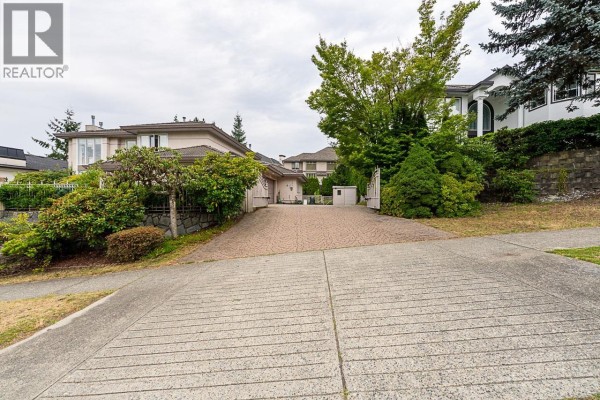1548 Parkway Boulevard, Coquitlam, BC V3E2Y5 Photo 5