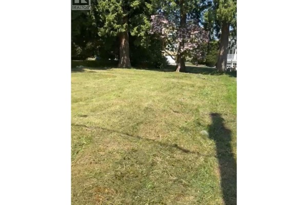 15482 Semiahmoo Avenue, White Rock, BC, photo 2