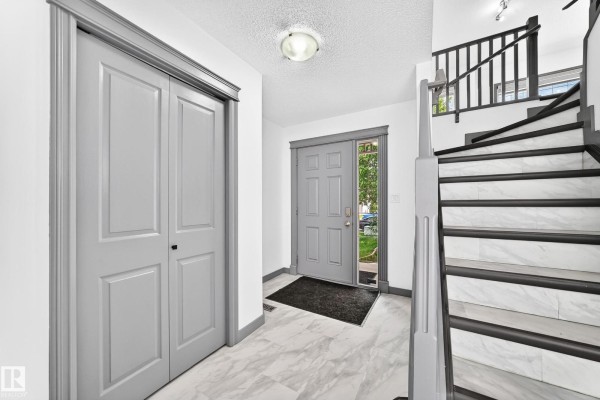 Kitchen - 1549 37c Av Nw, Edmonton, AB T6T0E1 Photo 3