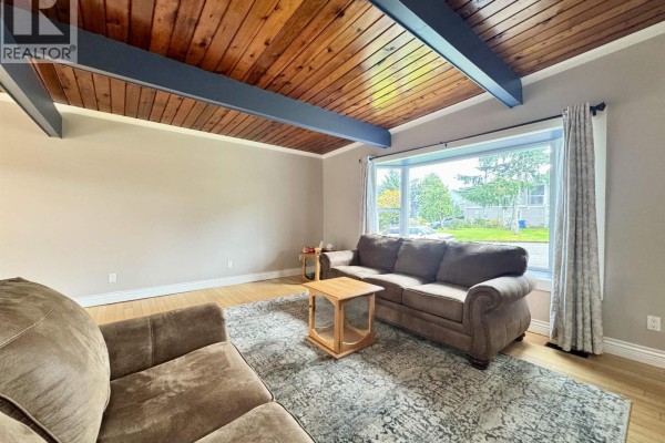 Kitchen - 1549 India Avenue, Prince Rupert, BC V8J2Y1 Photo 4