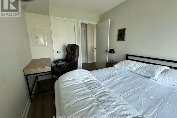 155 - 155 Legion Road N, Toronto, ON M8Y0A7 Photo 5