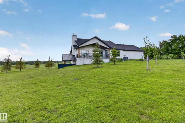 Family room - #155 22111 Twp Road 510, Rural Leduc County, AB T0B3M2 Photo 4