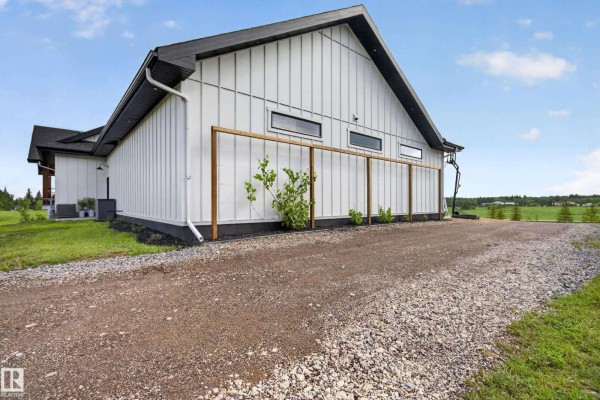 Den - #155 22111 Twp Road 510, Rural Leduc County, AB T0B3M2 Photo 5