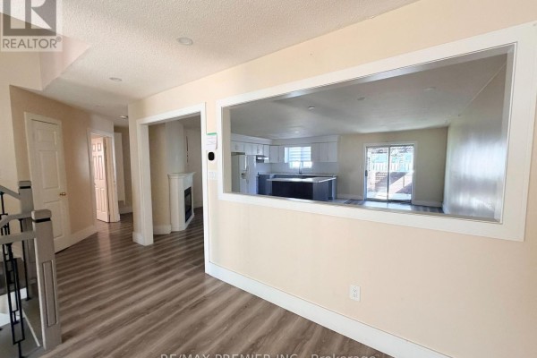 Living room - 155 Drinkwater Road, Brampton, ON L6Y5B6 Photo 3