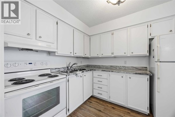 155 Front Street North Unit# 1004, Sarnia, ON N7T7V6 Photo 5