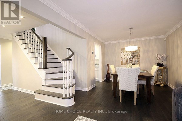 Family room - 155 Hollandview Trail, Aurora, ON L4G7J2 Photo 2
